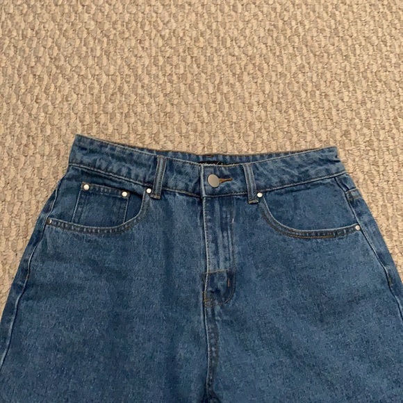 BOOHOO Petite Straight Leg Frayed Hem Jeans- US 2 - Picture 4 of 7